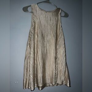 Gold top from a new day size medium